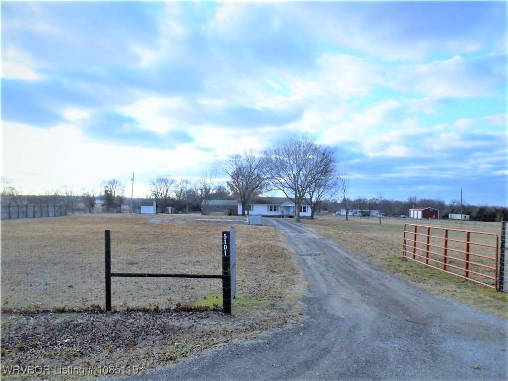 5101 Boys Ranch Road, Lavaca, AR 72941