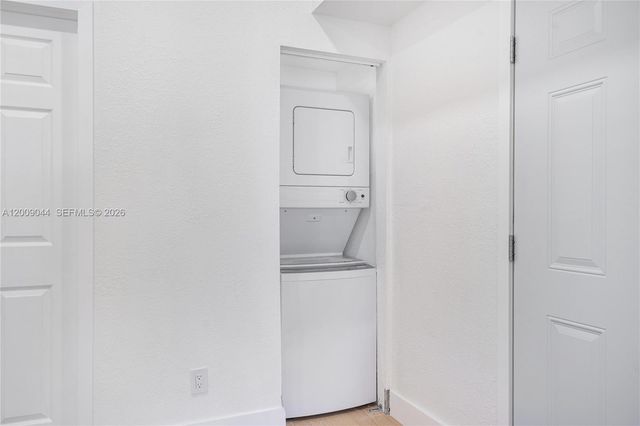 629 SW 10th Ave 6, Miami, FL 33130