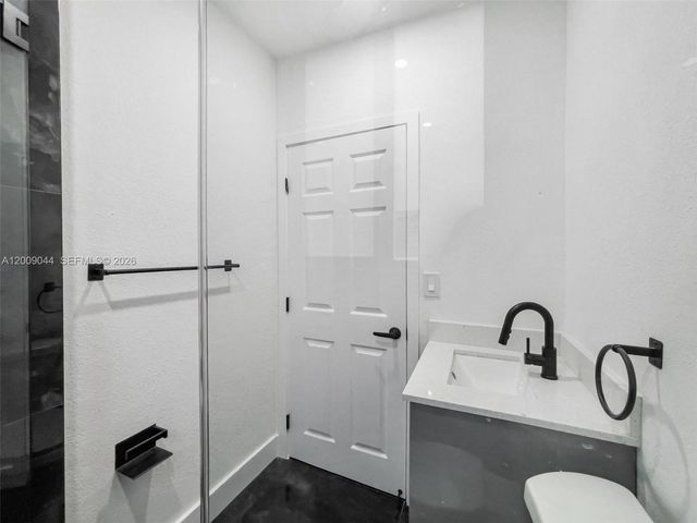 629 SW 10th Ave 6, Miami, FL 33130