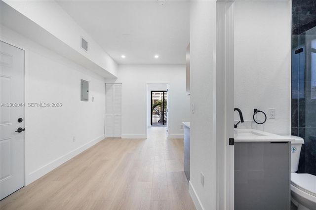 629 SW 10th Ave 6, Miami, FL 33130