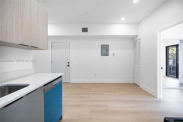 629 SW 10th Ave 6, Miami, FL 33130