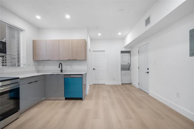 629 SW 10th Ave 6, Miami, FL 33130