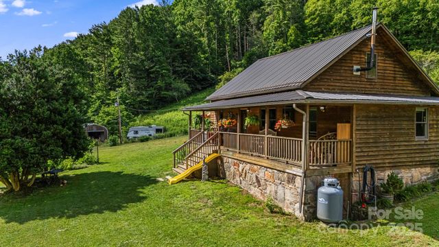 799 Fire Scald Road, Green Mountain, NC 28740