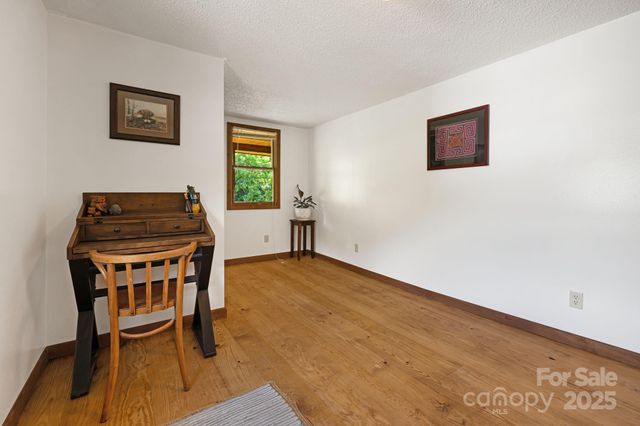 799 Fire Scald Road, Green Mountain, NC 28740