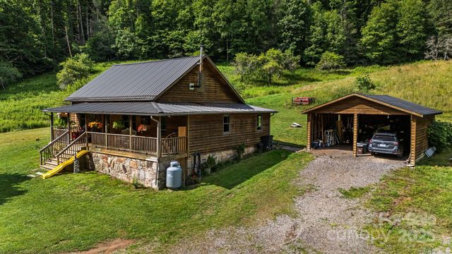 799 Fire Scald Road, Green Mountain, NC 28740