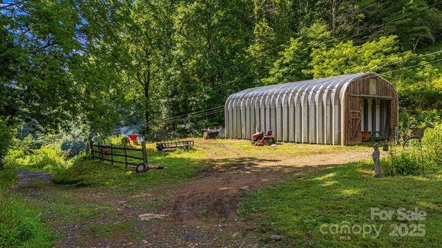 799 Fire Scald Road, Green Mountain, NC 28740