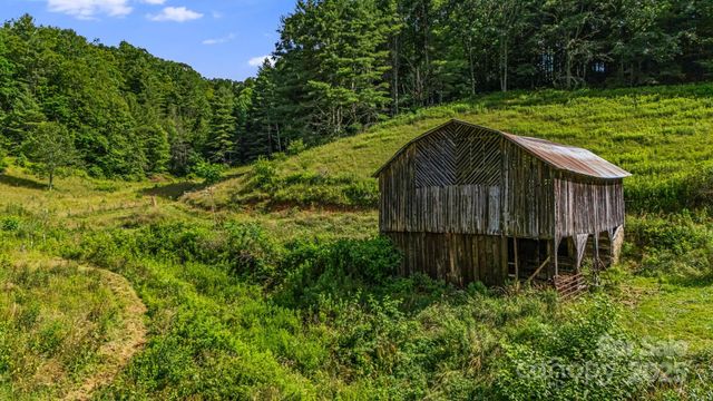 799 Fire Scald Road, Green Mountain, NC 28740