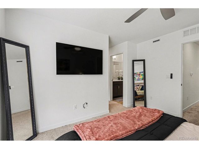 368 Geneva St, Aurora, CO 80010