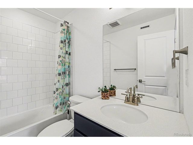 368 Geneva St, Aurora, CO 80010