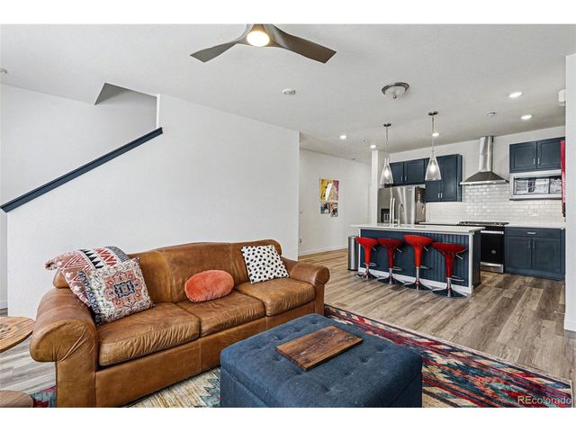 368 Geneva St, Aurora, CO 80010