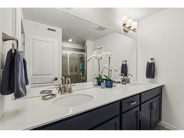 368 Geneva St, Aurora, CO 80010