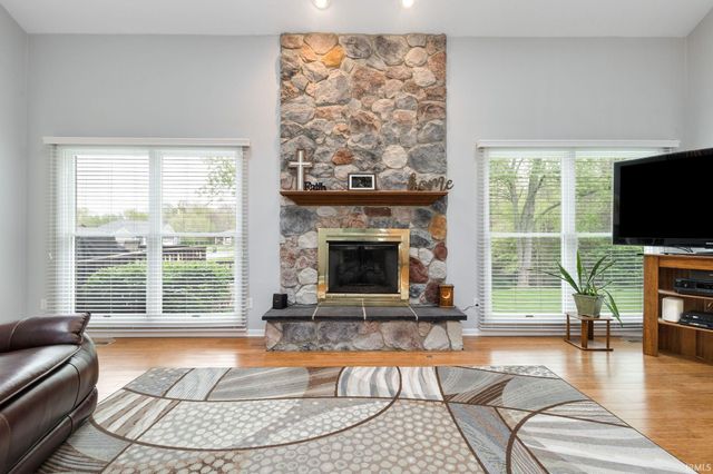60506 Woodstock Drive, South Bend, IN 46614