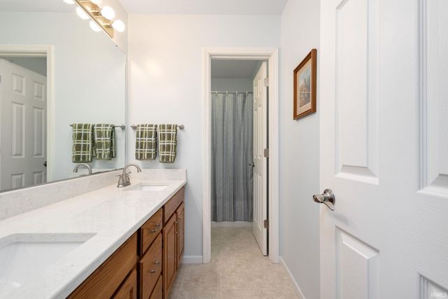 60506 Woodstock Drive, South Bend, IN 46614