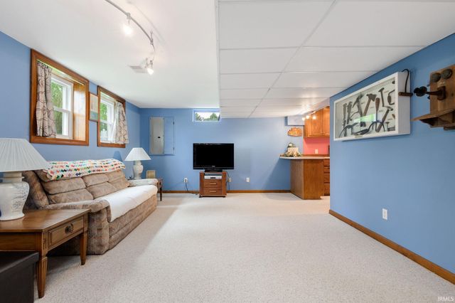 60506 Woodstock Drive, South Bend, IN 46614