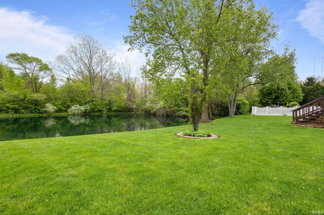 60506 Woodstock Drive, South Bend, IN 46614