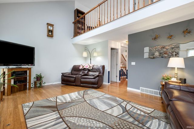 60506 Woodstock Drive, South Bend, IN 46614