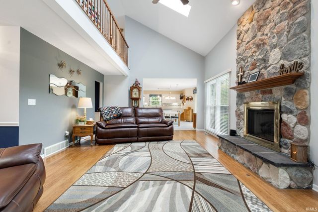 60506 Woodstock Drive, South Bend, IN 46614