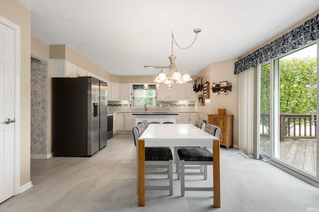 60506 Woodstock Drive, South Bend, IN 46614