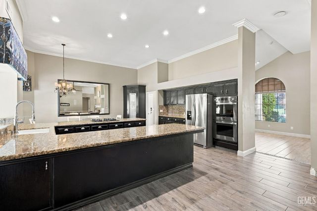 1701 Sprucehaven Street, Bakersfield, CA 93312