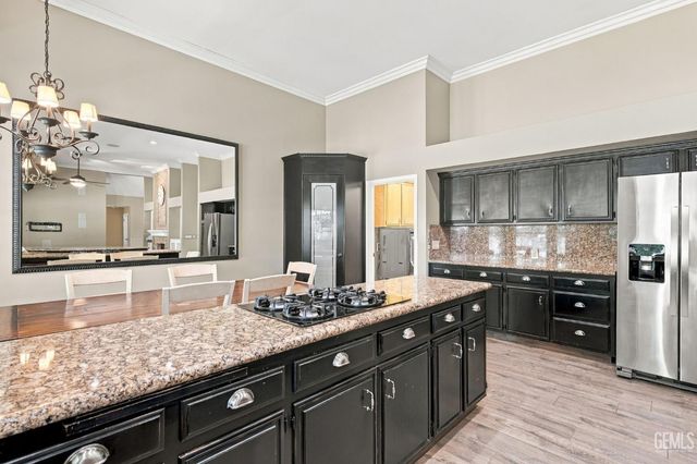 1701 Sprucehaven Street, Bakersfield, CA 93312