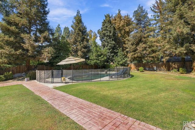 1701 Sprucehaven Street, Bakersfield, CA 93312
