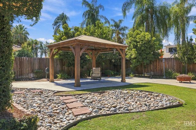 1701 Sprucehaven Street, Bakersfield, CA 93312