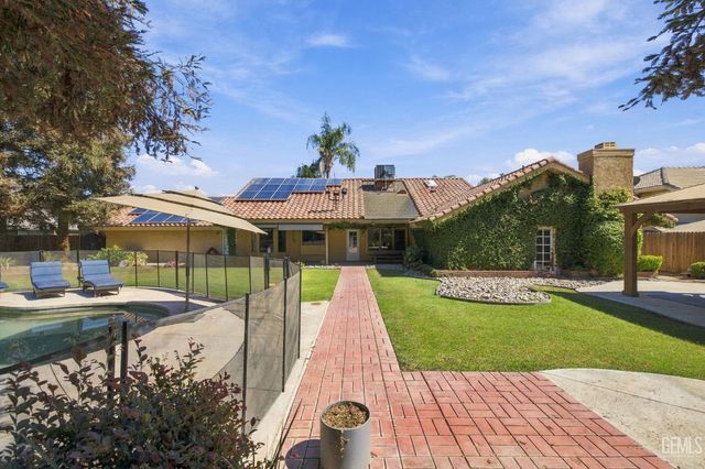 1701 Sprucehaven Street, Bakersfield, CA 93312