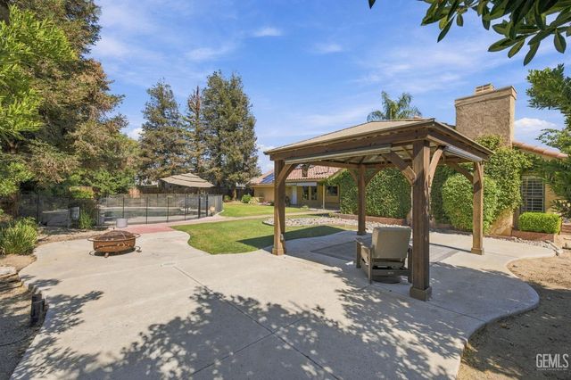 1701 Sprucehaven Street, Bakersfield, CA 93312