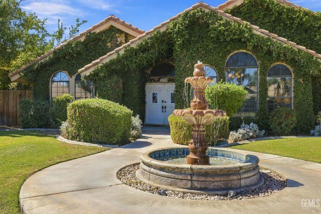 1701 Sprucehaven Street, Bakersfield, CA 93312
