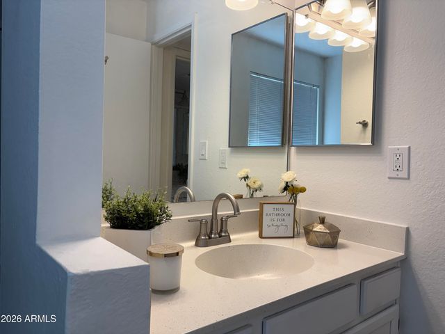 30 E Brown Road 1024, Mesa, AZ 85201