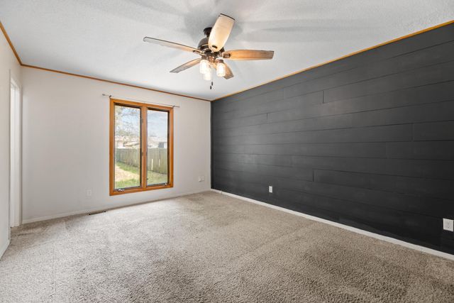 4034 N Danbury St, Bel Aire, KS 67220