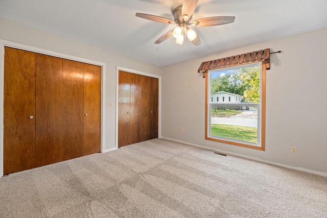 4034 N Danbury St, Bel Aire, KS 67220