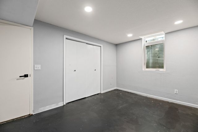 4034 N Danbury St, Bel Aire, KS 67220