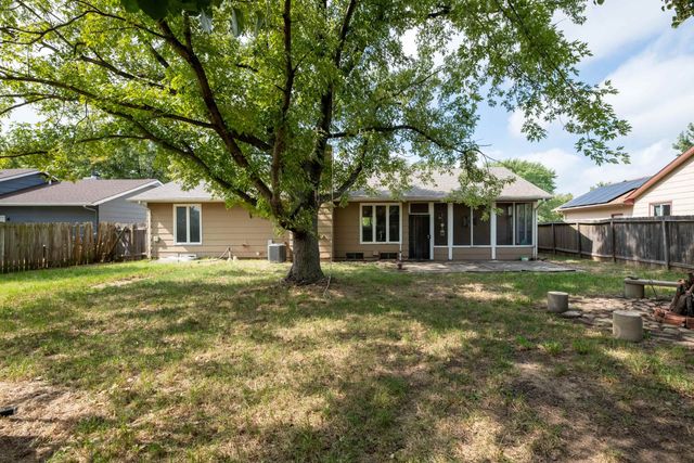 4034 N Danbury St, Bel Aire, KS 67220