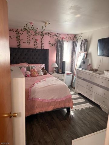 83 Wagaraw Blvd, Prospect Park Boro, NJ 07508