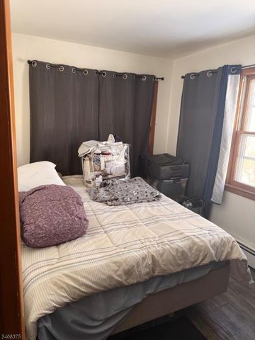 83 Wagaraw Blvd, Prospect Park Boro, NJ 07508