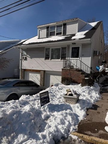 83 Wagaraw Blvd, Prospect Park Boro, NJ 07508