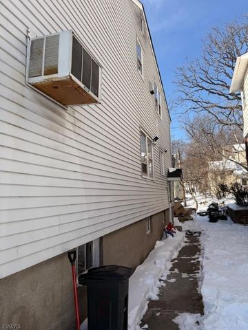 83 Wagaraw Blvd, Prospect Park Boro, NJ 07508