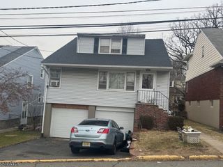 83 Wagaraw Blvd, Prospect Park Boro, NJ 07508