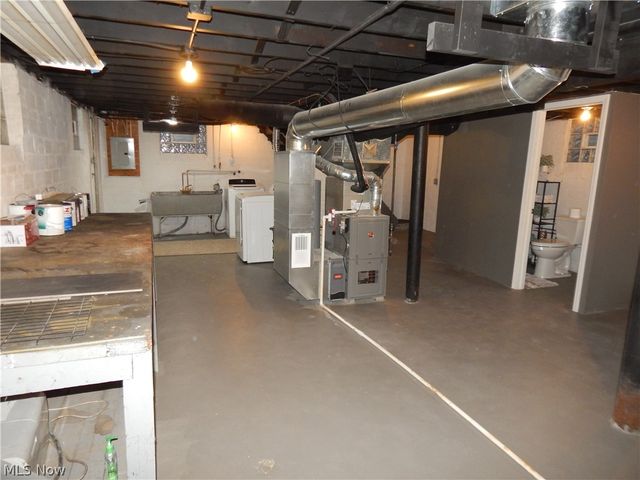 1718 Cook Avenue, Cleveland, OH 44109