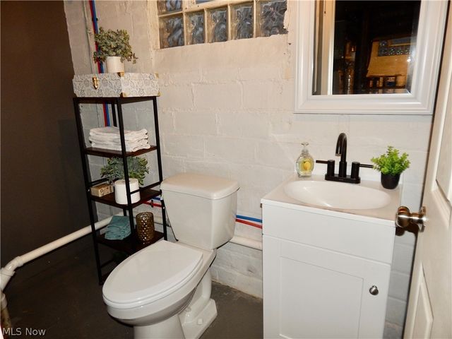 1718 Cook Avenue, Cleveland, OH 44109