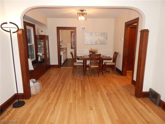 1718 Cook Avenue, Cleveland, OH 44109