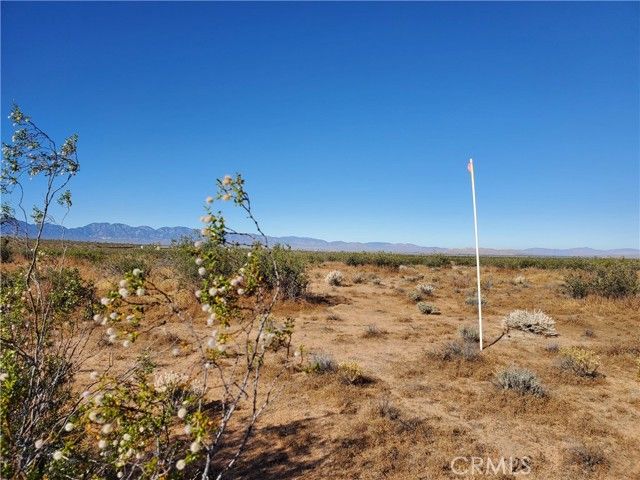 2 Ave L12, Lake Los Angeles, CA 93535