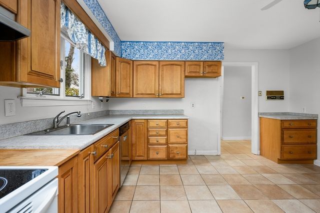 33 Head Of The Bay Rd., Bourne, MA 02532