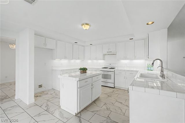 10794 Serendipity Court, Las Vegas, NV 89183