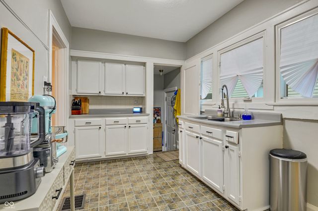 3960 Rookwood Avenue, Indianapolis, IN 46208