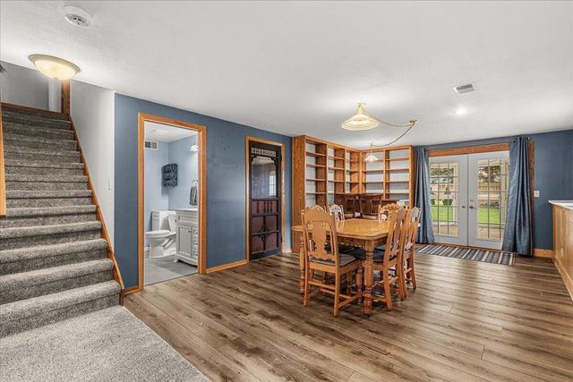 819 Kings Ridge COURT E, West Bend, WI 53090