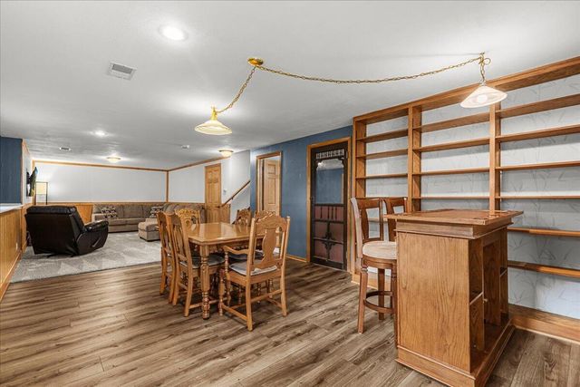 819 Kings Ridge COURT E, West Bend, WI 53090