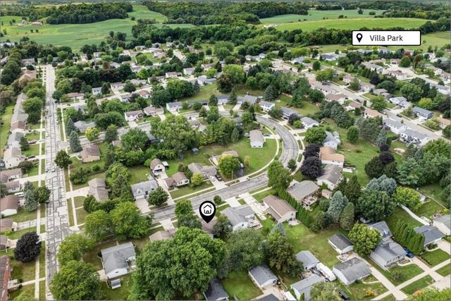819 Kings Ridge COURT E, West Bend, WI 53090