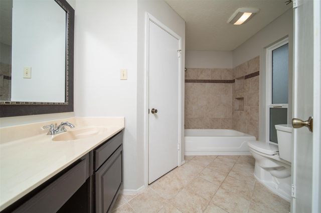 2411 Gunston Ct, Sugar Land, TX 77478